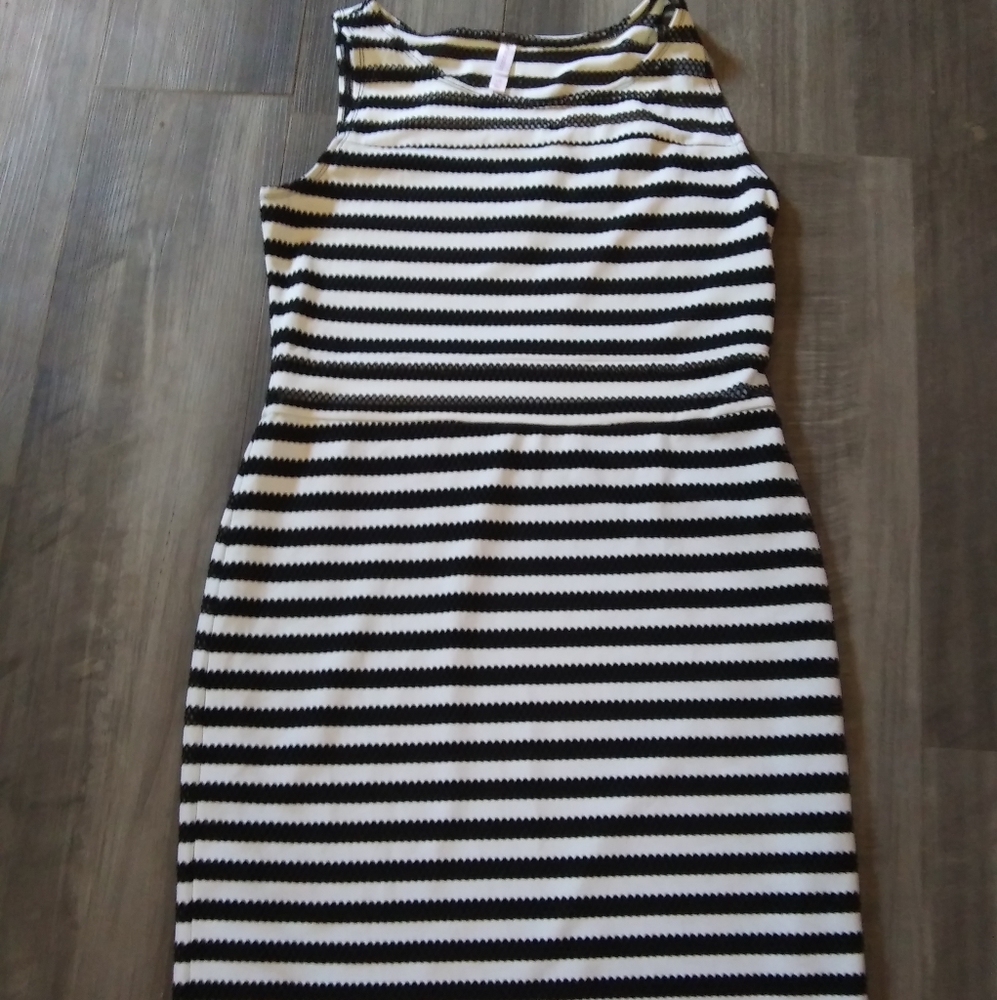 Ladies. Sleeveless Dress